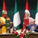 Naira appreciates further at official market, closing at N1,385 to dollar